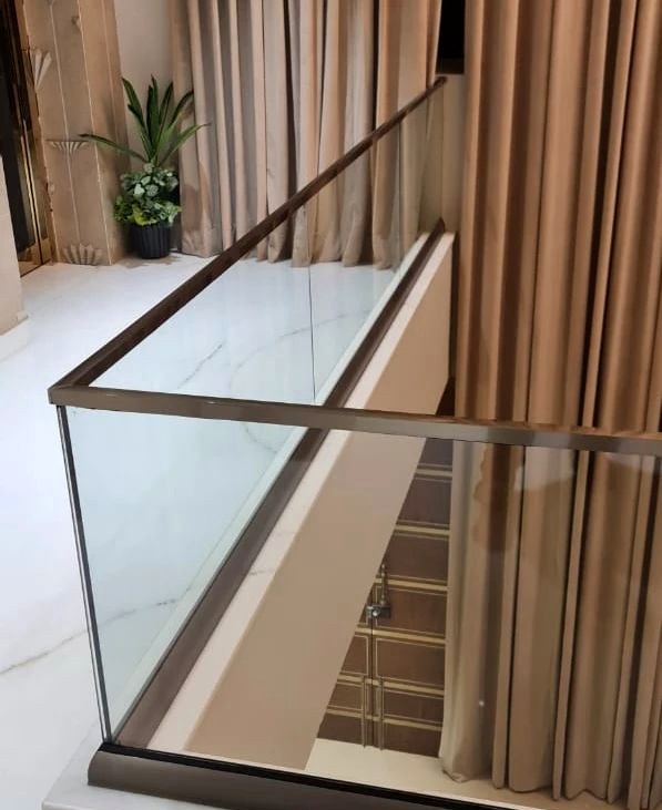 Glass railing